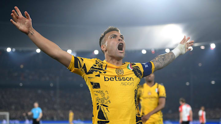 Feyenoord v FC Internazionale Milano - UEFA Champions League 2024/25 Round of 16 First Leg