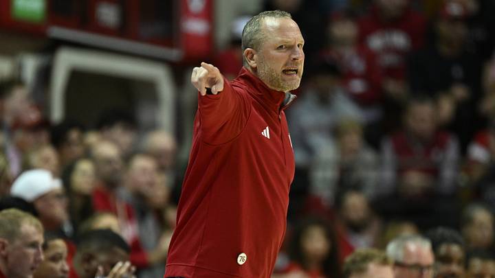 Nov 5, 2025; Bloomington, Indiana, USA; Indiana Hoosiers head coach Darian Devries instructs his team during the first half against the Alabama A&M Bulldogs at Simon Skjodt Assembly Hall. Mandatory Credit: Robert Goddin-Imagn Images Nov 5, 2025; Bloomington, Indiana, USA; Indiana Hoosiers head coach Darian Devries instructs his team during the first half against the Alabama A&M Bulldogs at Simon Skjodt Assembly Hall. Mandatory Credit: Robert Goddin-Imagn Images