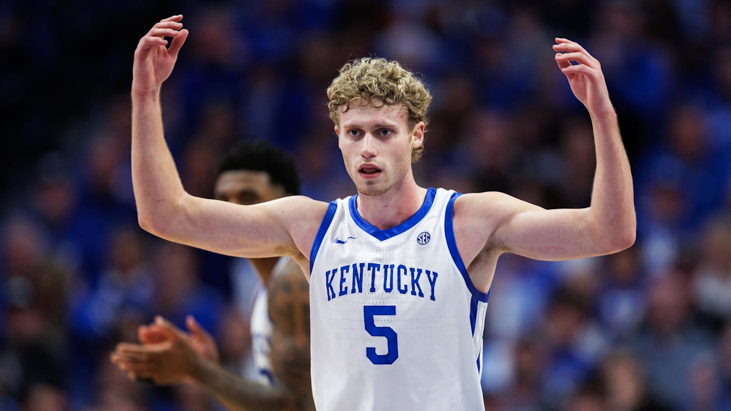 Mark Pope says Collin Chandler's play while sick vs Texas was 'elite'