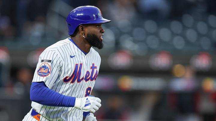 Apr 9, 2026; New York City, New York, USA; New York Mets center fielder Luis Robert Jr. (88) runs the bases after hitting a solohome run during the first inning against the Arizona Diamondbacks at Citi Field. Mandatory Credit: Vincent Carchietta-Imagn Images