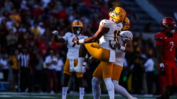 Nov 30, 2024; Tucson, Arizona, USA; Arizona State Sun Devils defensive lineman Elijah O'Neal (15) celebrates sack during the fourth quarter against the Arizona Wildcats at Arizona Stadium. Mandatory Credit: Aryanna Frank-Imagn Images