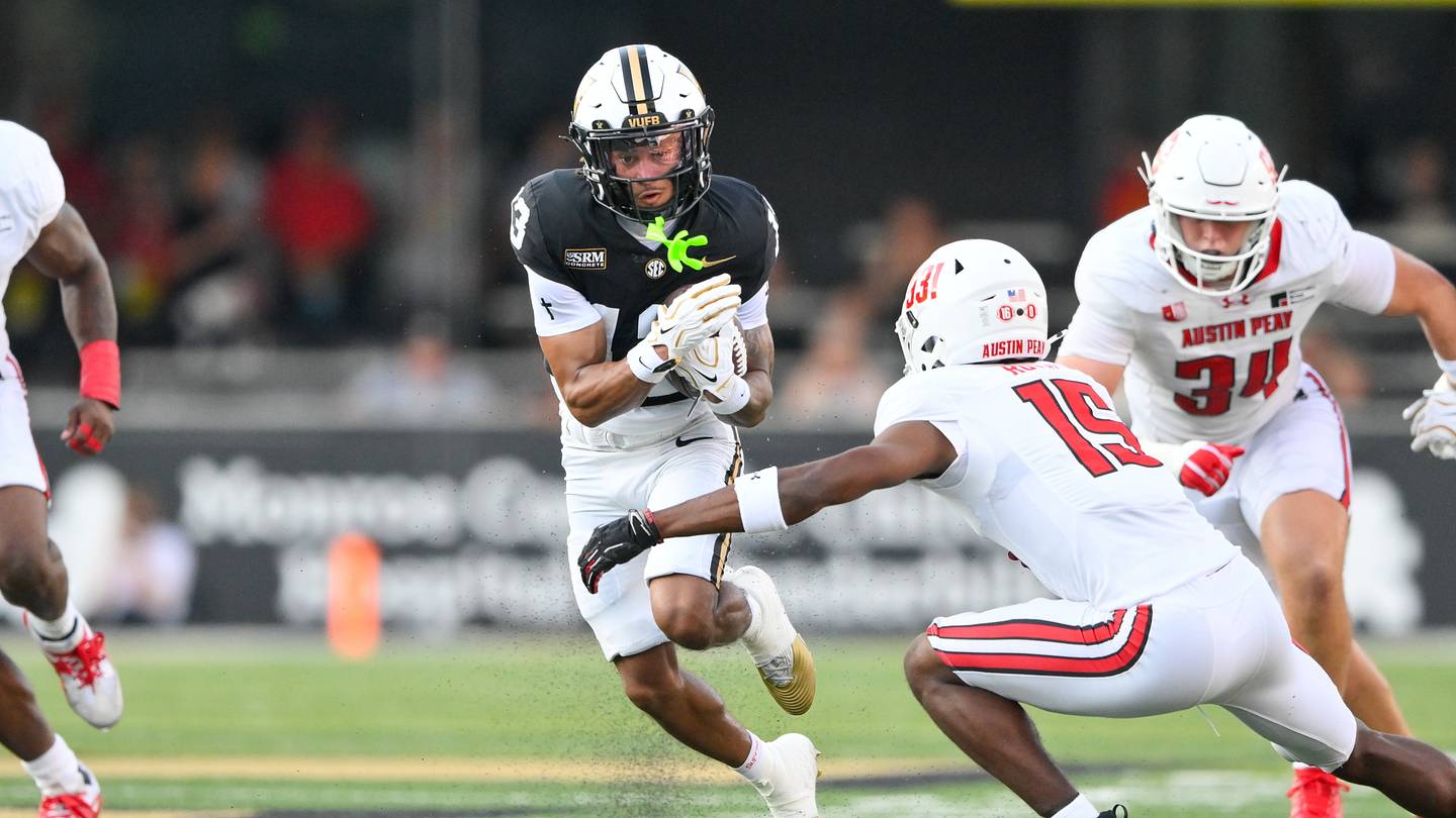 What Clark Lea Said About Kayleb Barnett’s Arrest and Team Dismissal