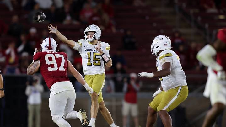 Sep 26, 2026; Stanford, California, USA; Georgia Tech Yellow Jackets quarterback Alberto Mendoza (15) throws a pass during the fourth quarter against the Stanford Cardinal at Stanford Stadium. Mandatory Credit: Sergio Estrada-Imagn Images Sep 26, 2026; Stanford, California, USA; Georgia Tech Yellow Jackets quarterback Alberto Mendoza (15) throws a pass during the fourth quarter against the Stanford Cardinal at Stanford Stadium. Mandatory Credit: Sergio Estrada-Imagn Images