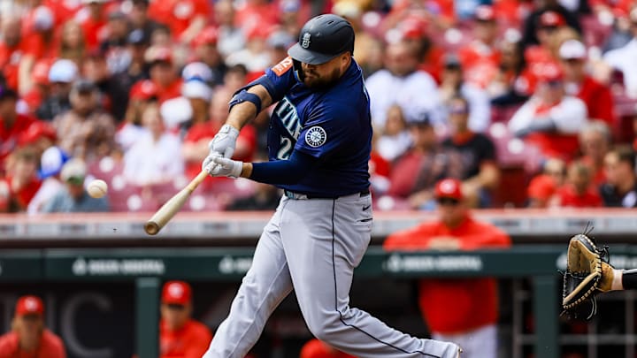 Seattle Mariners first baseman Rowdy Tellez (23) hits a single in the second inning against the Cincinnati Reds at Great American Ball Park on April 17.