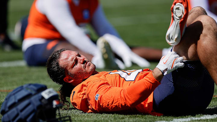 Jul 23, 2025; Englewood, CO, USA; Denver Broncos linebacker Alex Singleton (49) during Denver Broncos Training Camp. Mandatory Credit: Isaiah J. Downing-Imagn Images Jul 23, 2025; Englewood, CO, USA; Denver Broncos linebacker Alex Singleton (49) during Denver Broncos Training Camp. Mandatory Credit: Isaiah J. Downing-Imagn Images