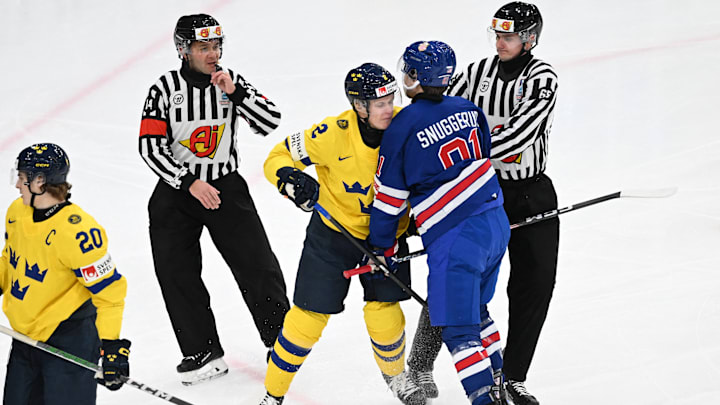 IHOCKEY-JUNIOR-USA-SWE