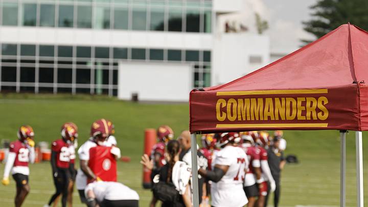 Jul 23, 2025; Ashburn, VA, USA; Washington Commanders players participate in drills on day one of training camp at OrthoVirginia Training Center at Commanders Park. Mandatory Credit: Geoff Burke-Imagn Images Jul 23, 2025; Ashburn, VA, USA; Washington Commanders players participate in drills on day one of training camp at OrthoVirginia Training Center at Commanders Park. Mandatory Credit: Geoff Burke-Imagn Images