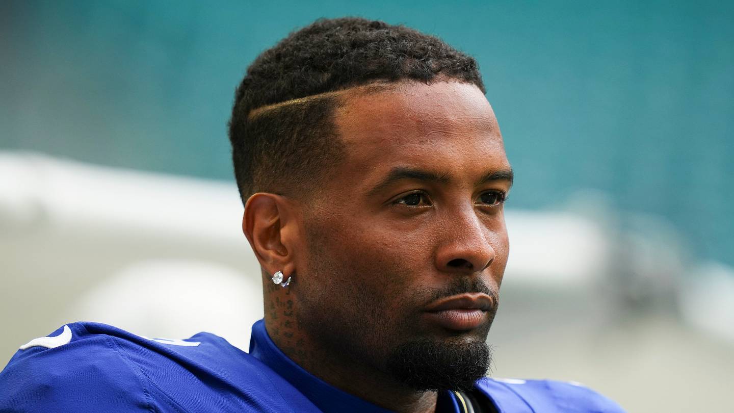 Giants Have Tough Roster Decisions to Make Before Cutdown Day