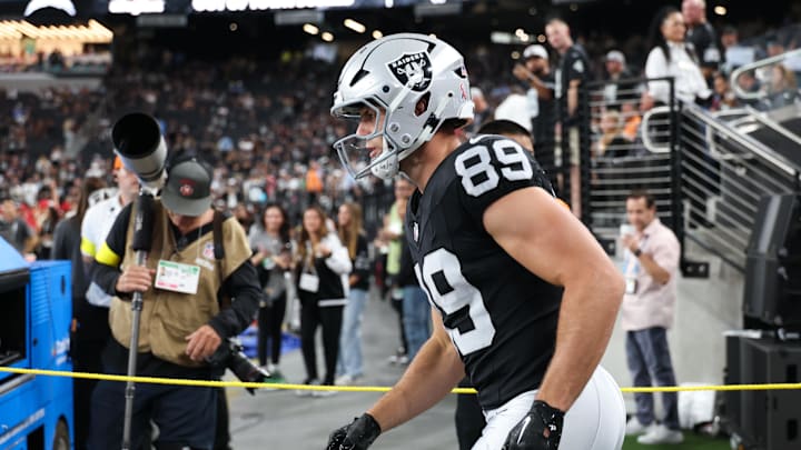 Sep 15, 2025; Paradise, Nevada, USA; Las Vegas Raiders tight end Brock Bowers (89) takes the field for warm ups before the game against the Los Angeles Chargers at Allegiant Stadium. Mandatory Credit: Kiyoshi Mio-Imagn Images