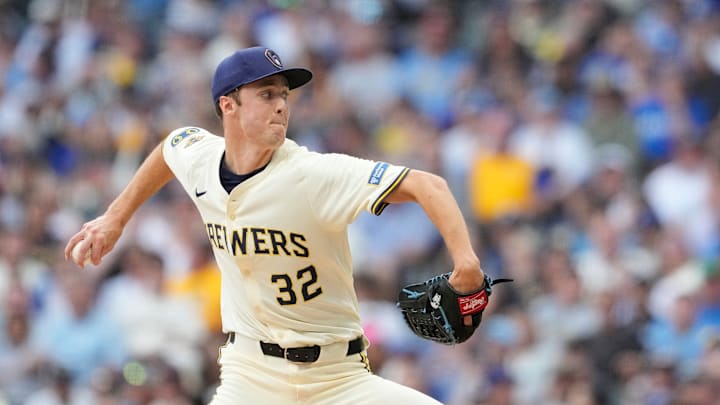 Los Angeles Dodgers v Milwaukee Brewers
