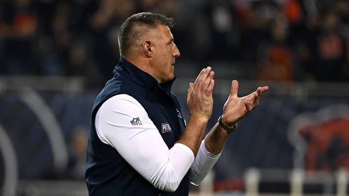 Oct 22, 2026; Chicago, Illinois, USA; New England Patriots head coach Mike Vrabel looks on during warm ups prior to the game against the Chicago Bears Soldier Field. Mandatory Credit: Matt Marton-Imagn Images Oct 22, 2026; Chicago, Illinois, USA; New England Patriots head coach Mike Vrabel looks on during warm ups prior to the game against the Chicago Bears Soldier Field. Mandatory Credit: Matt Marton-Imagn Images