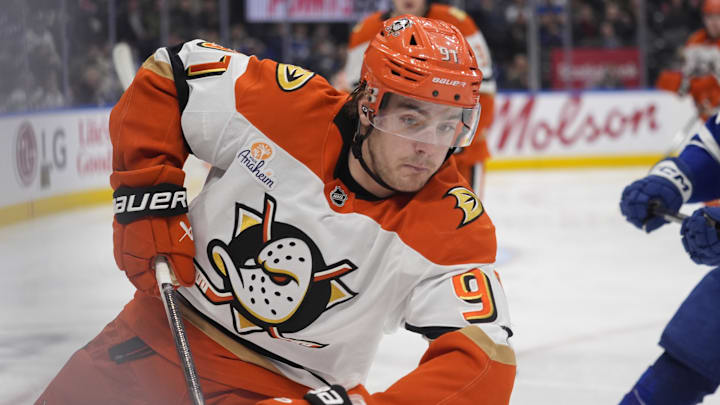 Leo Carlsson and the Ducks are road underdogs in Edmonton.