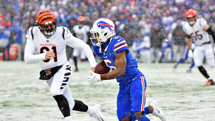 Buffalo Bills wide receiver Isaiah McKenzie (6) runs with the ball against the Cincinnati Bengals during the first half of an AFC divisional round game at Highmark Stadium