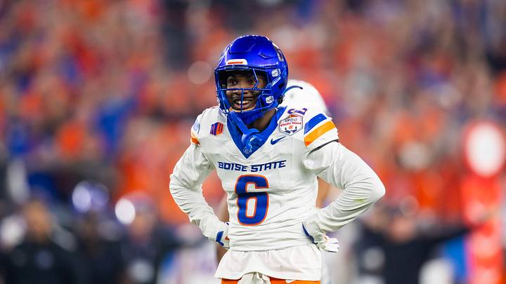 Dec 31, 2024; Glendale, AZ, USA; Boise State Broncos cornerback Jeremiah Earby (6) against the Penn State Nittany Lions during the Fiesta Bowl at State Farm Stadium. Mandatory Credit: Mark J. Rebilas-Imagn Images Dec 31, 2024; Glendale, AZ, USA; Boise State Broncos cornerback Jeremiah Earby (6) against the Penn State Nittany Lions during the Fiesta Bowl at State Farm Stadium. Mandatory Credit: Mark J. Rebilas-Imagn Images