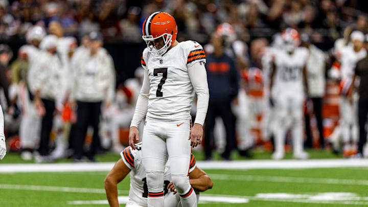 Nov 17, 2024; New Orleans, Louisiana, USA; Cleveland Browns place kicker Dustin Hopkins (7) reacts to missing his second field goal attempt against the New Orleans Saints during the first half at Caesars Superdome. Mandatory Credit: Stephen Lew-Imagn Images Nov 17, 2024; New Orleans, Louisiana, USA; Cleveland Browns place kicker Dustin Hopkins (7) reacts to missing his second field goal attempt against the New Orleans Saints during the first half at Caesars Superdome. Mandatory Credit: Stephen Lew-Imagn Images