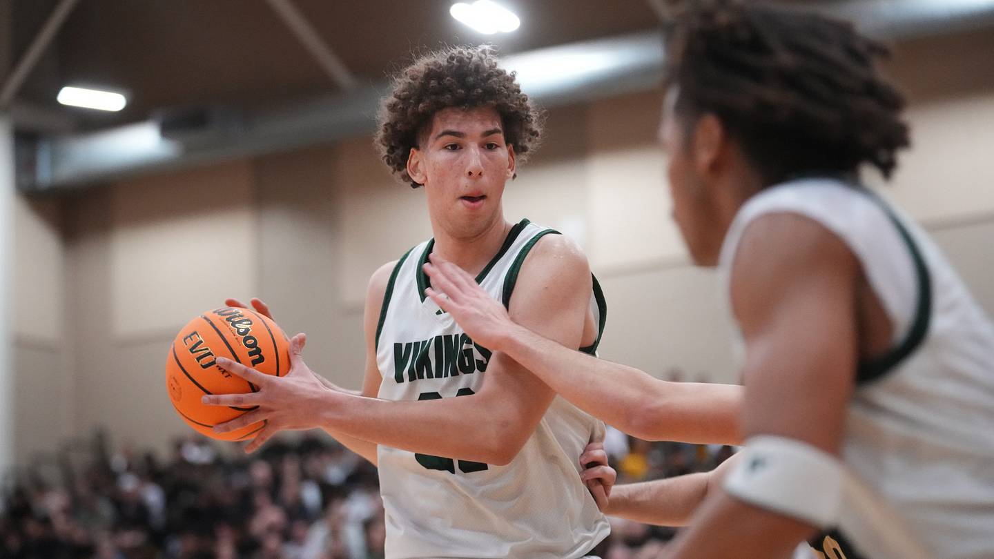 A 2027 five-star center has put Kentucky in his top six schools