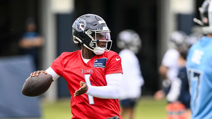 Tennessee Titans quarterback Cam Ward throws a pass as he goes through drills during Rookie Mini Camp. Mandatory Credit: Steve Roberts-Imagn Images