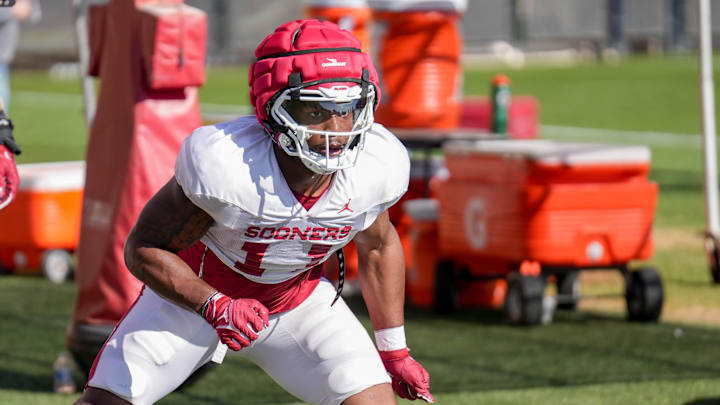 Oklahoma LB Kobie McKinzie Oklahoma LB Kobie McKinzie