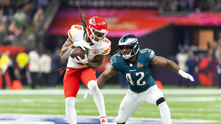 Feb 9, 2025; New Orleans, LA, USA; Kansas City Chiefs wide receiver DeAndre Hopkins (8) against Philadelphia Eagles linebacker Oren Burks (42) in Super Bowl LIX at Ceasars Superdome. Mandatory Credit: Mark J. Rebilas-Imagn Images Feb 9, 2025; New Orleans, LA, USA; Kansas City Chiefs wide receiver DeAndre Hopkins (8) against Philadelphia Eagles linebacker Oren Burks (42) in Super Bowl LIX at Ceasars Superdome. Mandatory Credit: Mark J. Rebilas-Imagn Images