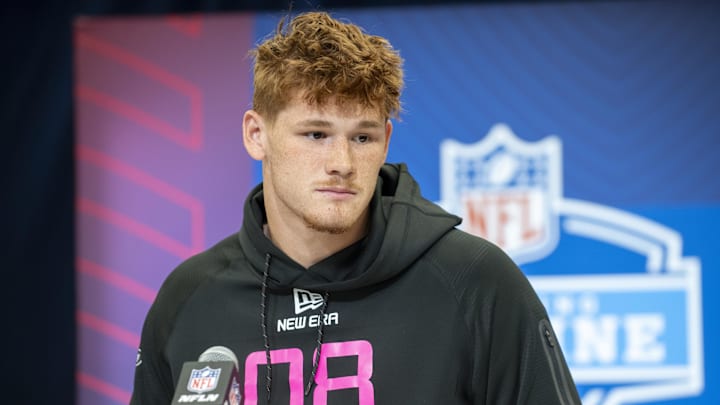 Feb 27, 2025; Indianapolis, IN, USA; Oregon tight end Terrance Ferguson (TE08) during the 2025 NFL Combine at Lucas Oil Stadium. Mandatory Credit: Tanner Pearson-Imagn Images Feb 27, 2025; Indianapolis, IN, USA; Oregon tight end Terrance Ferguson (TE08) during the 2025 NFL Combine at Lucas Oil Stadium. Mandatory Credit: Tanner Pearson-Imagn Images