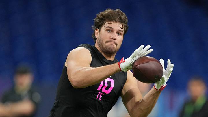 Feb 27, 2026; Indianapolis, IN, USA; Ohio State tight end Will Kacmarek (TE10) during the NFL Scouting Combine at Lucas Oil Stadium. Mandatory Credit: Kirby Lee-Imagn Images Feb 27, 2026; Indianapolis, IN, USA; Ohio State tight end Will Kacmarek (TE10) during the NFL Scouting Combine at Lucas Oil Stadium. Mandatory Credit: Kirby Lee-Imagn Images