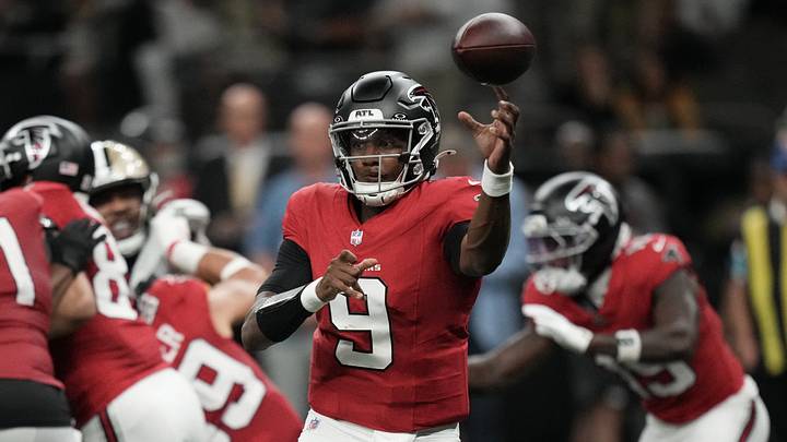 Oct 5, 2026; New Orleans, Louisiana, USA;  Atlanta Falcons quarterback Michael Penix Jr. (9) passes against the New Orleans Saints during the first half at Caesars Superdome.  Mandatory Credit: Matthew Hinton-Imagn Images