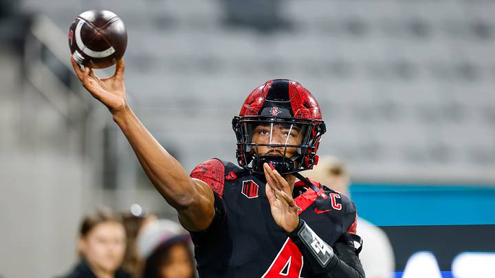 San Diego State Aztecs quarterback Jayden Denegal (4).