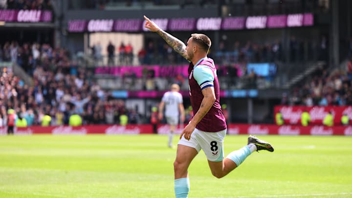 Burnley FC v Millwall FC - Sky Bet Championship