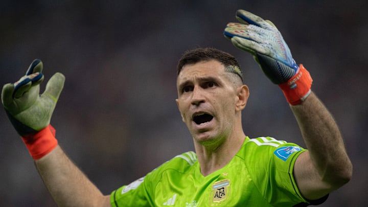 El portero Emiliano Martínez rechazó el sombrero de charro mexicano.