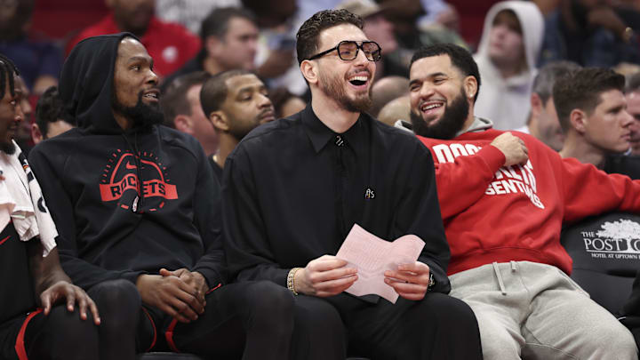 Dec 27, 2025; Houston, Texas, USA; Houston Rockets center Alperen Sengun (middle) laughs on the bench with forward Kevin Durant (left) and guard Fred Vanvleet (right) during the second half against the Cleveland Cavaliers at Toyota Center. Mandatory Credit: Troy Taormina-Imagn Images Dec 27, 2025; Houston, Texas, USA; Houston Rockets center Alperen Sengun (middle) laughs on the bench with forward Kevin Durant (left) and guard Fred Vanvleet (right) during the second half against the Cleveland Cavaliers at Toyota Center. Mandatory Credit: Troy Taormina-Imagn Images