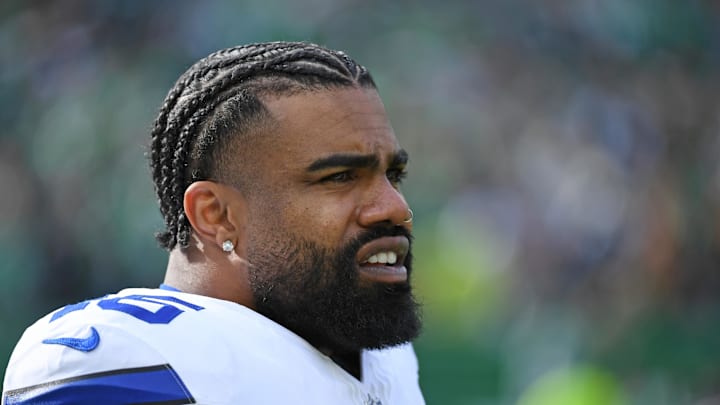 Dec 29, 2024; Philadelphia, Pennsylvania, USA; Dallas Cowboys running back Ezekiel Elliott (15) against the Philadelphia Eagles at Lincoln Financial Field. Mandatory Credit: Eric Hartline-Imagn Images