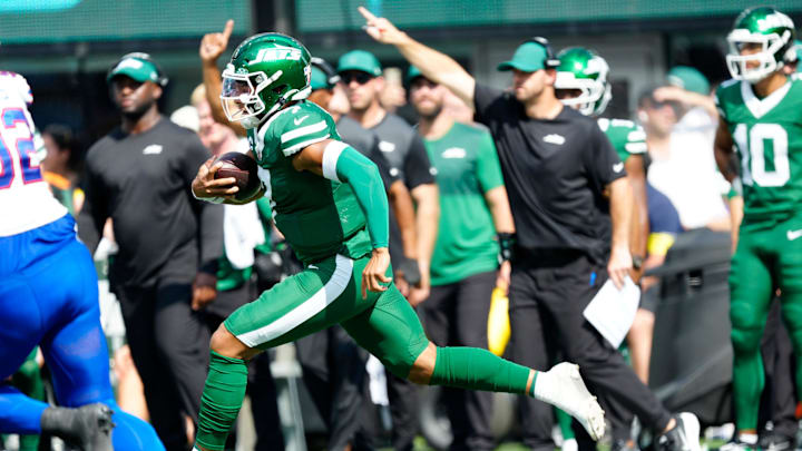 New York Jets quarterback Justin Fields (7) runs with the ball, Sunday, September 14, 2025, in East Rutherford. New York Jets quarterback Justin Fields (7) runs with the ball, Sunday, September 14, 2025, in East Rutherford.
