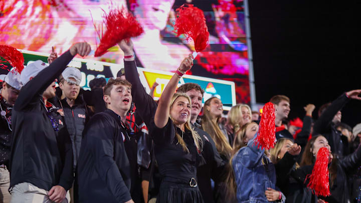 Nov 16, 2024; Athens, Georgia, USA; Georgia Bulldogs fans in the stands against the Tennessee Volunteers in the fourth quarter at Sanford Stadium. Mandatory Credit: Brett Davis-Imagn Images
Nov 16, 2024; Athens, Georgia, USA; Georgia Bulldogs fans in the stands against the Tennessee Volunteers in the fourth quarter at Sanford Stadium. Mandatory Credit: Brett Davis-Imagn Images