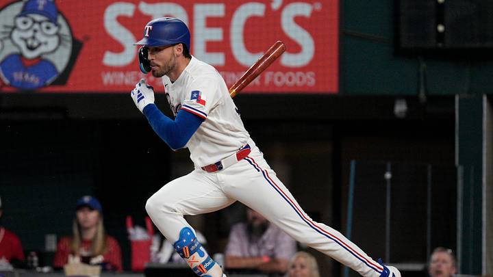 Aug 8, 2026; Arlington, Texas, USA; Texas Rangers center fielder Evan Carter (32) reaches first base on a fielders choice against the Baltimore Orioles during the second inning at Globe Life Field. Mandatory Credit: Raymond Carlin III-Imagn Images Aug 8, 2026; Arlington, Texas, USA; Texas Rangers center fielder Evan Carter (32) reaches first base on a fielders choice against the Baltimore Orioles during the second inning at Globe Life Field. Mandatory Credit: Raymond Carlin III-Imagn Images