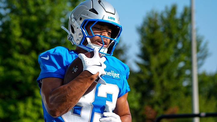 Detroit Lions running back Sione Vaki (33) practices during training camp