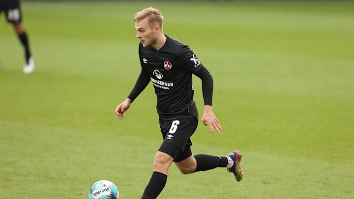 Tim Handwerker (23) könnte im Winter oder Sommer zu Werder wechseln Tim Handwerker (23) könnte im Winter oder Sommer zu Werder wechseln