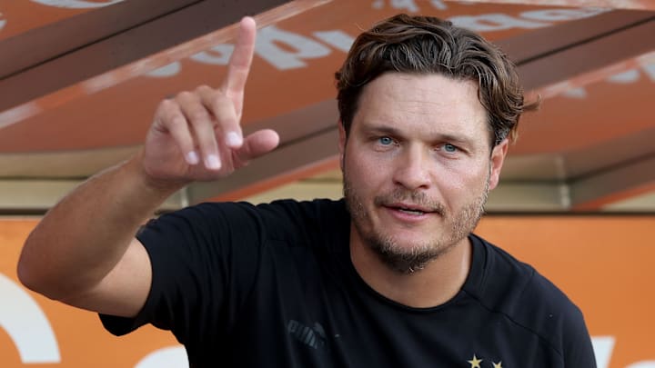 Wie stellt Edin Terzic seine Defensive auf?