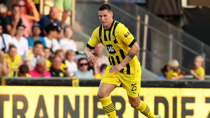 Niklas Süle steht vor seinem Bundesliga-Debüt für den BVB Niklas Süle steht vor seinem Bundesliga-Debüt für den BVB