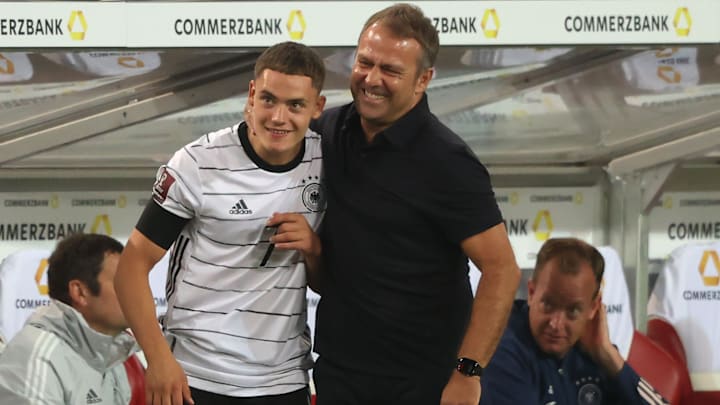 Hansi Flick mit Florian Wirtz Hansi Flick mit Florian Wirtz