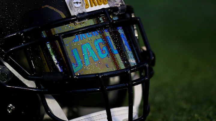 Jan 28, 2018; Orlando, FL, USA; A view of the rain on the visor of a Jacksonville Jaguars helmet in the second half in the 2018 NFL Pro Bowl at Camping World Stadium. Mandatory Credit: Aaron Doster-Imagn Images Jan 28, 2018; Orlando, FL, USA; A view of the rain on the visor of a Jacksonville Jaguars helmet in the second half in the 2018 NFL Pro Bowl at Camping World Stadium. Mandatory Credit: Aaron Doster-Imagn Images