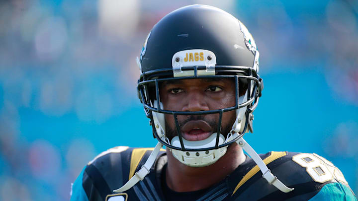 Dec 20, 2015; Jacksonville, FL, USA; Jacksonville Jaguars tight end Marcedes Lewis (89) works out prior to the game at EverBank Field. Mandatory Credit: Kim Klement-Imagn Images