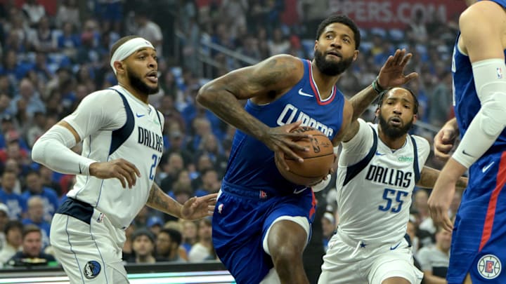 George (center) has agreed to a deal to join the 76ers.