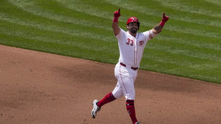 Jun 8, 2025; Cincinnati, Ohio, USA; Cincinnati Reds first baseman Christian Encarnacion-Strand (33) gestures as he runs the bases after hitting a solo home run against the Arizona Diamondbacks in the fourth inning at Great American Ball Park. Mandatory Credit: Aaron Doster-Imagn Images Jun 8, 2025; Cincinnati, Ohio, USA; Cincinnati Reds first baseman Christian Encarnacion-Strand (33) gestures as he runs the bases after hitting a solo home run against the Arizona Diamondbacks in the fourth inning at Great American Ball Park. Mandatory Credit: Aaron Doster-Imagn Images