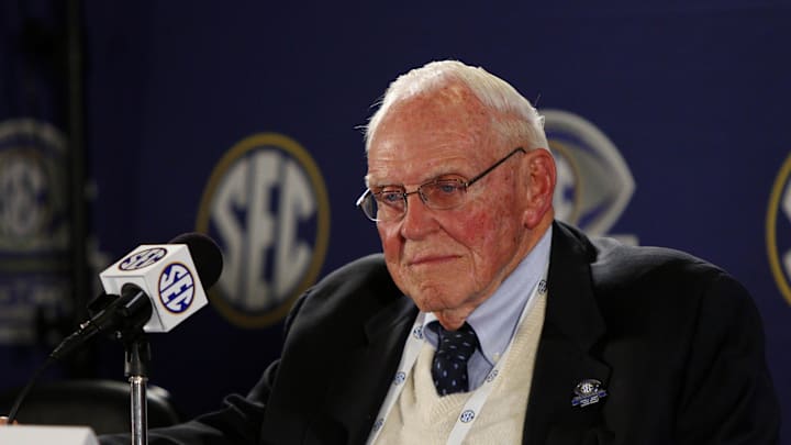 Roy Kramer oversaw a transformative era for the SEC.
