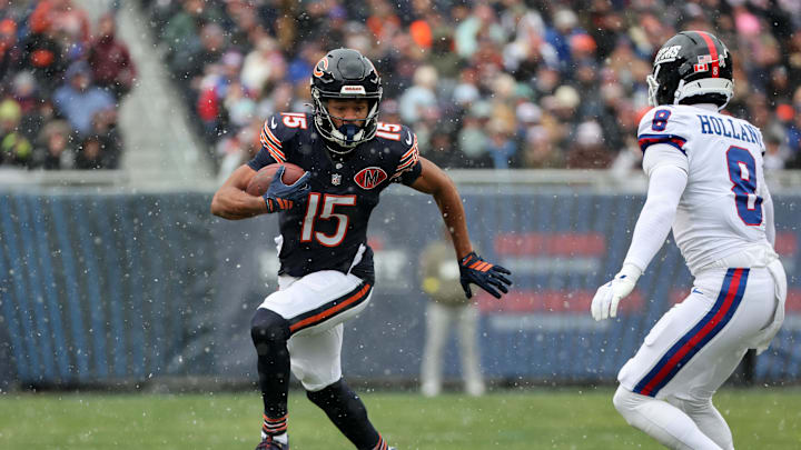 Chicago Bears WR Rome Odunze makes a catch against the New York Giants in a game. Mandatory Credit: Mike Dinovo-Imagn Images
