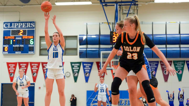Clear Creek Amana’s Averie Lower (10) shoots a free throw against the Solon Spartans Dec. 5, 2025 during a girls basketball game in Tiffin, Iowa.