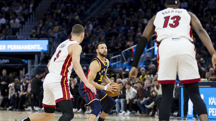 guard Stephen Curry (30) looks to shoot against the Miami Heat during the fourth quarter at Chase Center. Mandatory Credit: John Hefti-Imagn Images guard Stephen Curry (30) looks to shoot against the Miami Heat during the fourth quarter at Chase Center. Mandatory Credit: John Hefti-Imagn Images