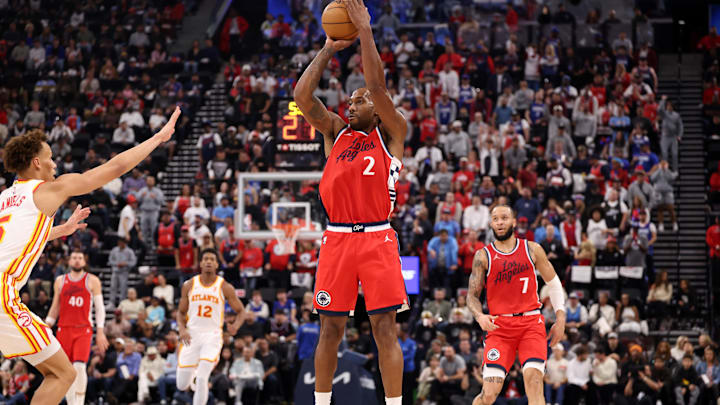  Los Angeles Clippers forward Kawhi Leonard (2) shoots a three point basket against the Atlanta Hawks during the first half at Intuit Dome. Mandatory Credit: Kiyoshi Mio-Imagn Images