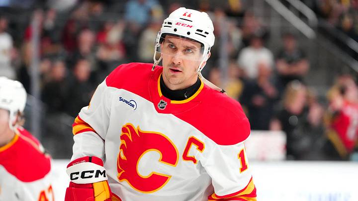 Mikael Backlund of the Calgary Flames Mikael Backlund of the Calgary Flames