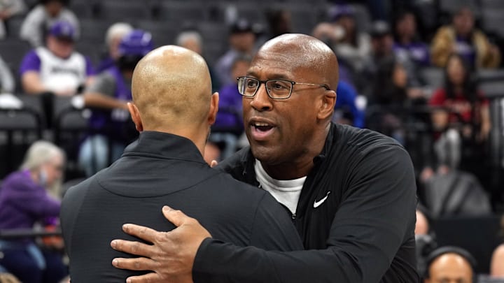 Sacramento Kings head coach Mike Brown and Brooklyn Nets head coach Jordi Fernandez. Mandatory Credit: Darren Yamashita-Imagn Images